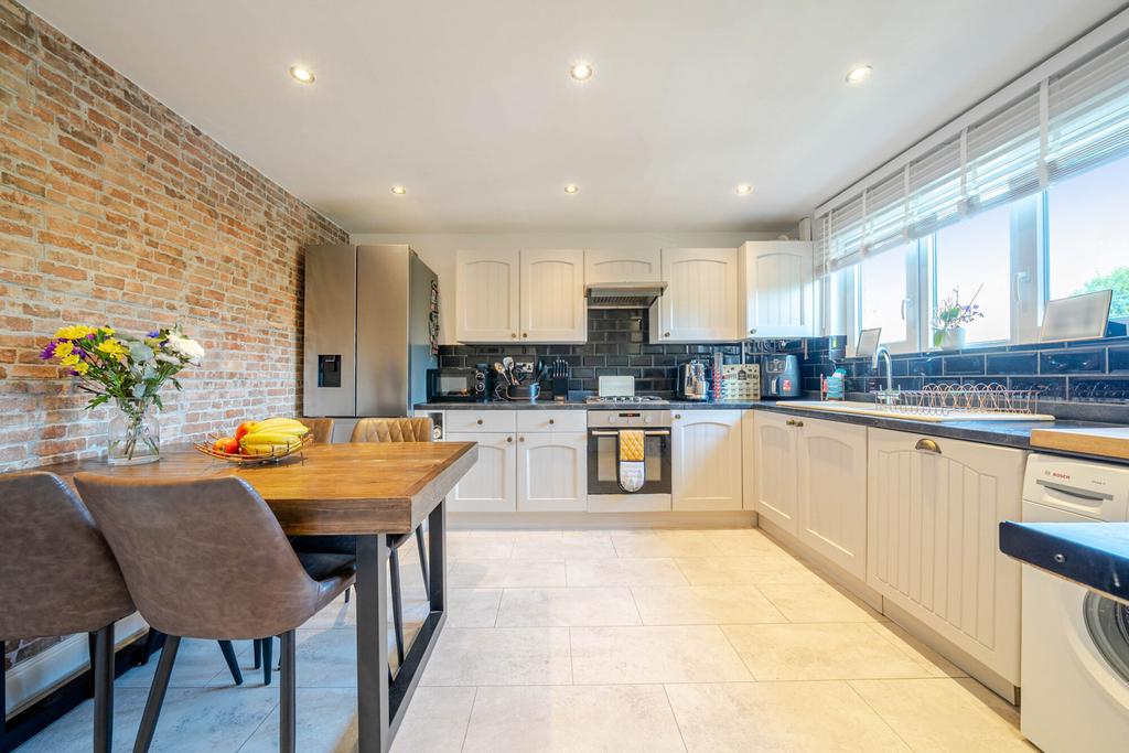 Kitchen/Dining