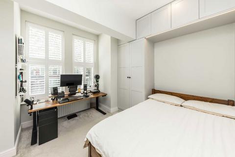 2 bedroom flat for sale, Cavendish Road, London SW12