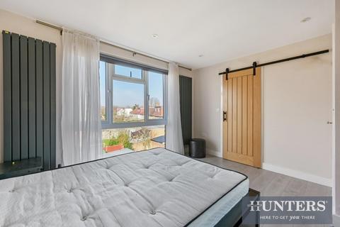126 Heath Road, Hounslow, TW3 2NW