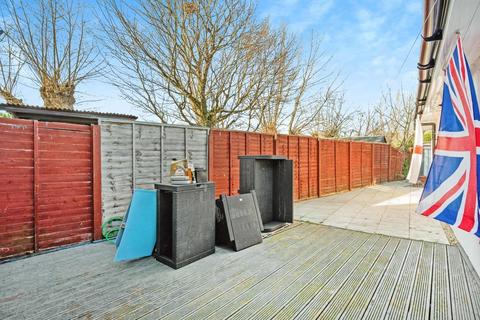 126 Heath Road, Hounslow, TW3 2NW