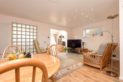 30 Harptree Drive, Chatham, ME5 0TH