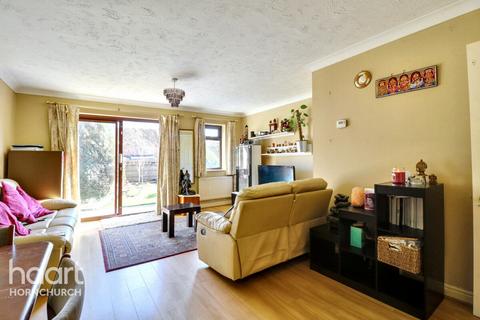 3 bedroom semi-detached house for sale, Halcyon Way, Hornchurch