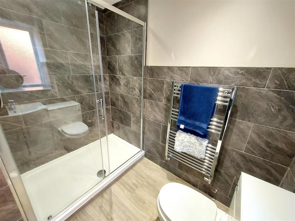 En Suite Shower Room