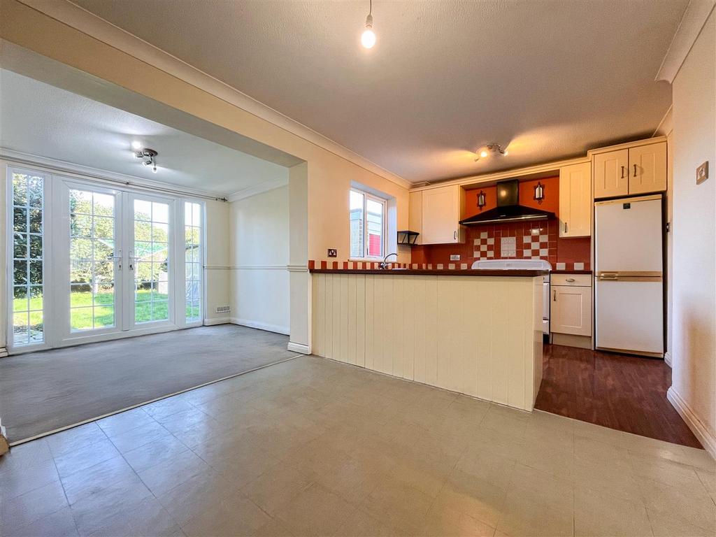 Kitchen/dining