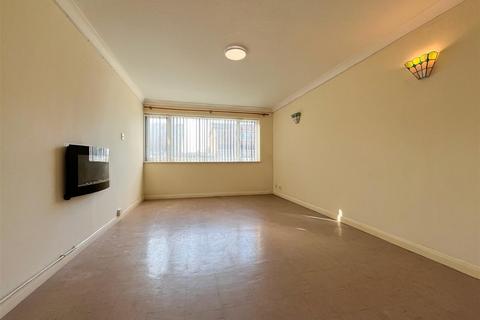 34 Arcadia Road, Burnham-on-crouch, CM0 8EF