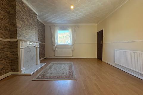 2 bedroom flat to rent, a Canning Street, Cwm, Ebbw Vale