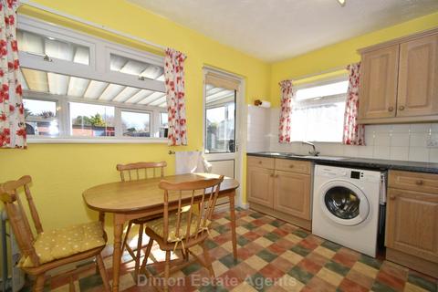 2 bedroom bungalow for sale, Clyde Road, Gosport