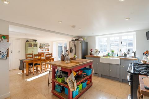 4 bedroom detached house for sale, Mill Street, Islip, OX5
