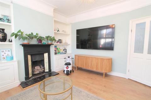7 Thicket Crescent, Sutton, SM1 4QB