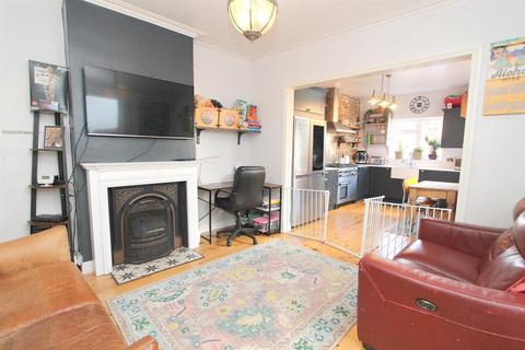 7 Thicket Crescent, Sutton, SM1 4QB