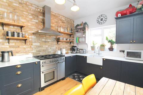 7 Thicket Crescent, Sutton, SM1 4QB