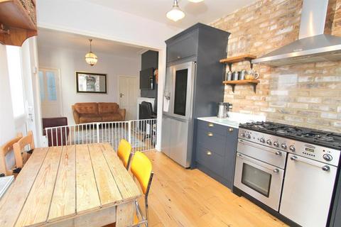 7 Thicket Crescent, Sutton, SM1 4QB