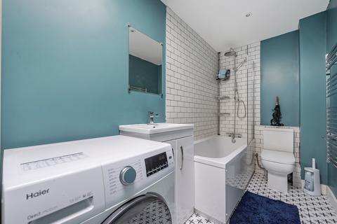 40, Belgravia Court Bath Road, Reading, RG30 2BL