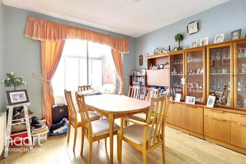 3 bedroom semi-detached house for sale, Beverley Gardens, Hornchurch