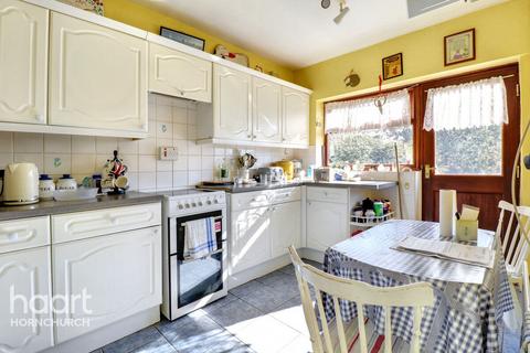 47 Beverley Gardens, Hornchurch, RM11 3NX
