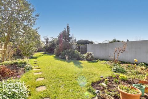 47 Beverley Gardens, Hornchurch, RM11 3NX