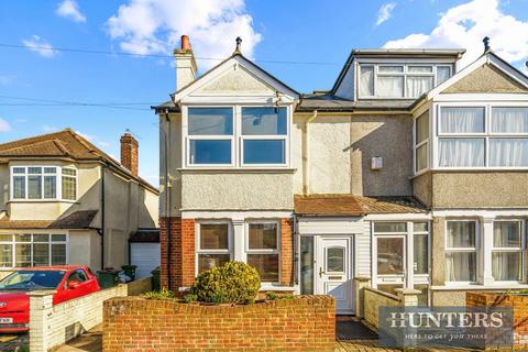 12 Hampton Road, Worcester Park, KT4 8ET