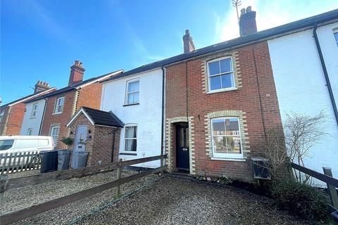 3 bedroom terraced house to rent, Elmbridge Road, Cranleigh, Surrey, GU6