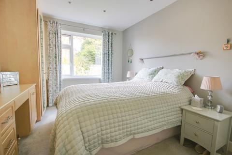 2 Braeside Crescent, Southampton, SO19 7AZ