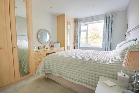 2 Braeside Crescent, Southampton, SO19 7AZ