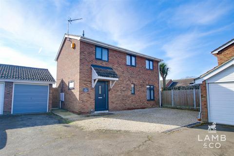 43 Constable Avenue, Clacton-on-sea, CO16 8XA