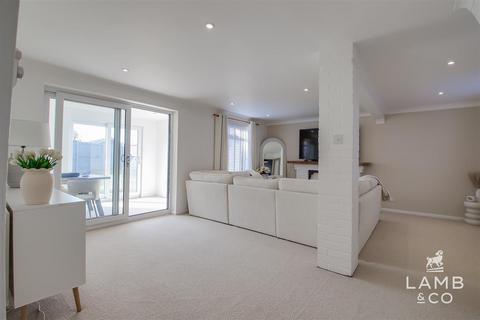 43 Constable Avenue, Clacton-on-sea, CO16 8XA