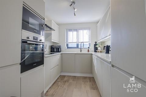 43 Constable Avenue, Clacton-on-sea, CO16 8XA