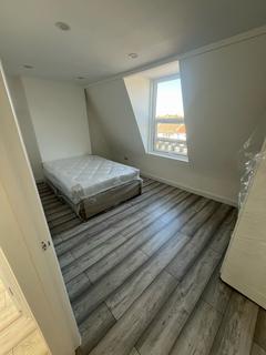 3 bedroom flat to rent, London, E6