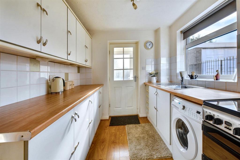 Kitchen 1.jpeg