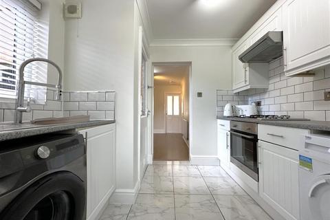 3 bedroom terraced house for sale, London Road, New Balderton, Newark