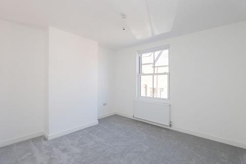 3 bedroom terraced house to rent, Ruth Square, Sheffield S10