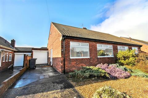 2 bedroom bungalow to rent, Newlands Avenue, Whitley Bay