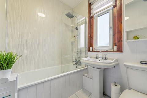 32 Burnside Crescent, Fauldhouse, Bathgate, EH47 9JB