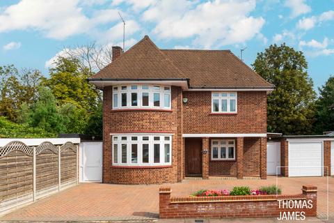 4 bedroom detached house for sale, Athole Gardens, Enfield, EN1