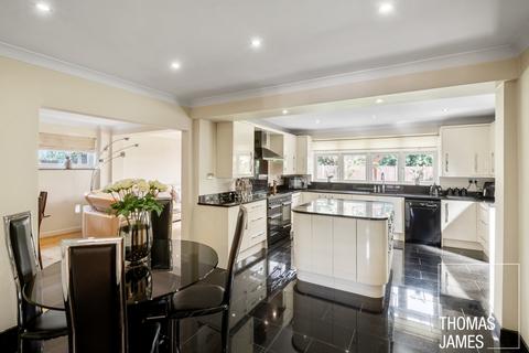 4 bedroom detached house for sale, Athole Gardens, Enfield, EN1