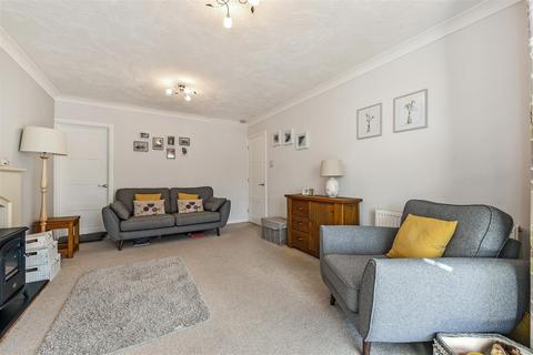 3 bedroom house for sale, Peacock Close, Chichester