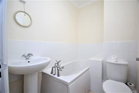 Studio to rent, St Michaels Road, Worthing, West Sussex, BN11