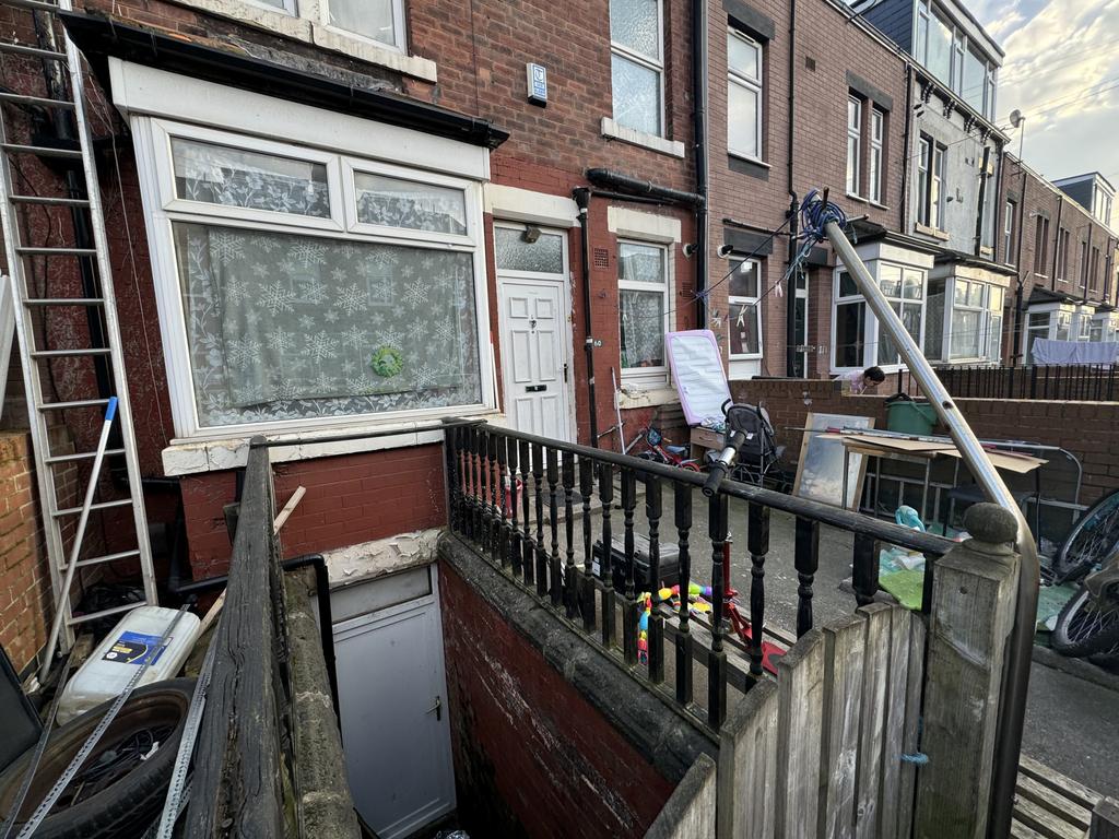 House in Leeds, West Yorkshire - View 2