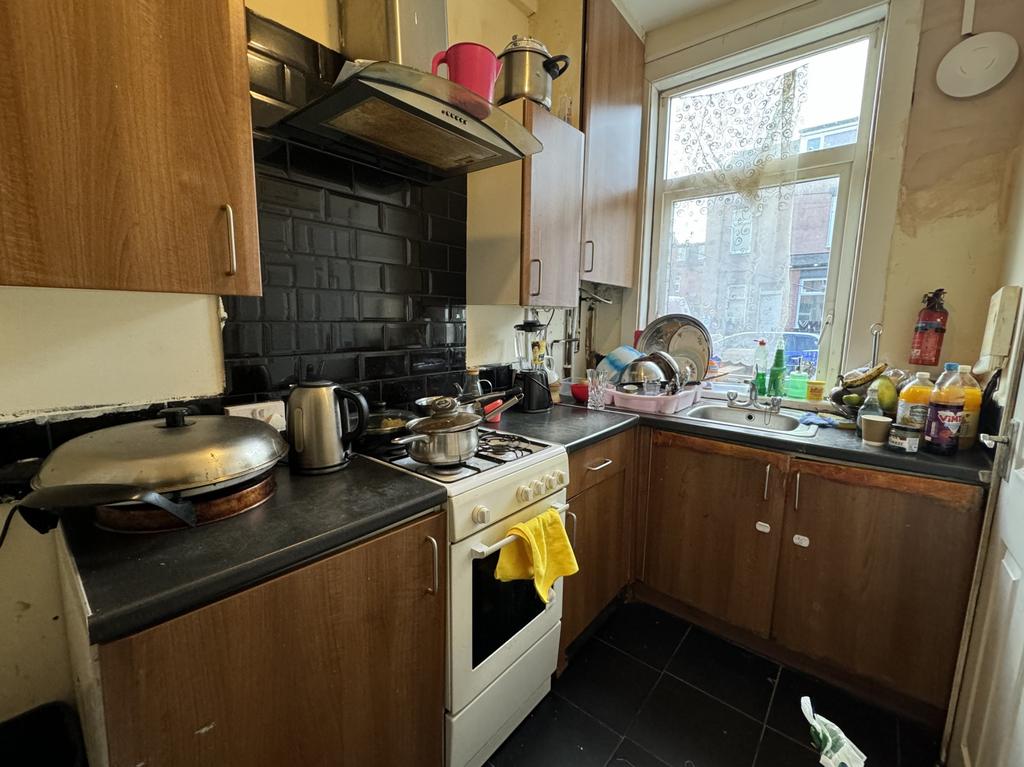 House in Leeds, West Yorkshire - View 5