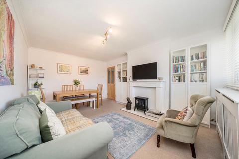 3 bedroom flat for sale, Queenswood Avenue, Hampton TW12