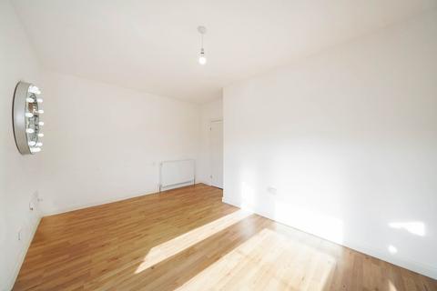 1 bedroom flat for sale, Grosvenor Road, London, E7