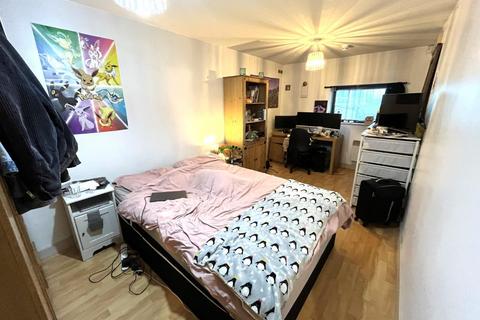 2 bedroom flat to rent, Lovell House, Skinner Lane, Leeds