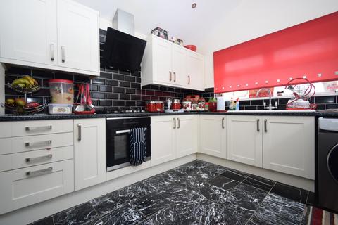 3 bedroom terraced house for sale, Frisby Road, New Humberstone, Leicester, LE5