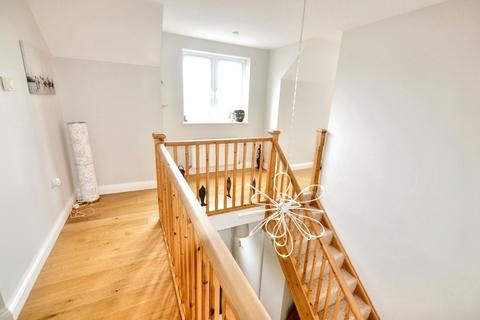 2 bedroom detached house for sale, Crossways