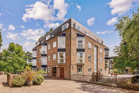 2 bedroom flat for sale, Twickenham Road, Teddington TW11