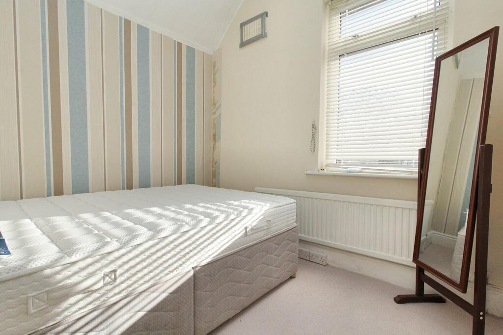 Bed 3.jpg