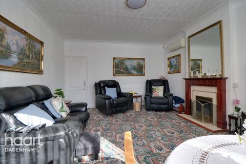 2 bedroom bungalow for sale, Aldborough Road, Dagenham