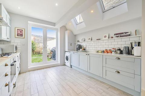25 Cross Road, Kingston Upon Thames, KT2 6HG