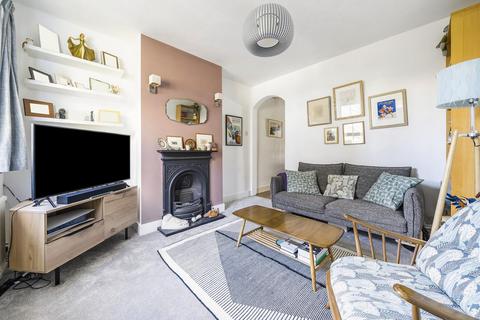 25 Cross Road, Kingston Upon Thames, KT2 6HG