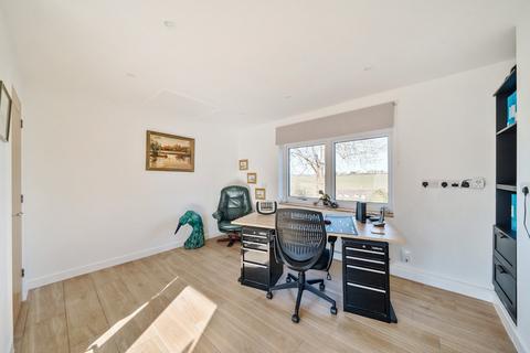 1 Castle Rise, Kings Worthy, Winchester, SO23 7NX